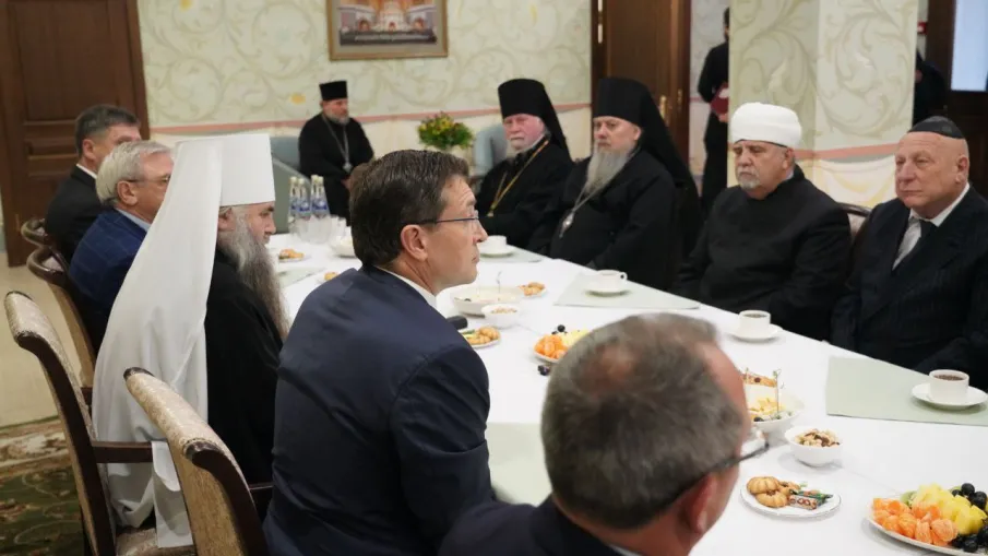 Глеб Никитин в День народного единства провел встречу с представителями религиозных конфессий региона