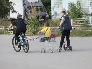 Как сохранить здоровье и уберечь ребенка от травм в летние каникулы: советы врача